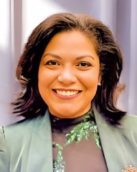 Doris Mayleni De Los Santos ’02